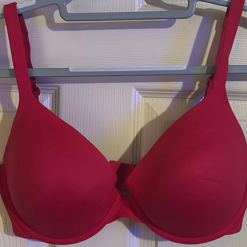 Victoria's Secret 34D bra